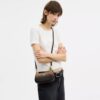 Torebka crossbody Teri Mini z Signature Canvas w stylu ombre