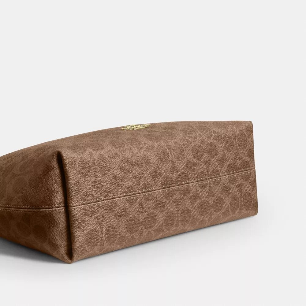 Torebka na ramię Laurel z Signature Canvas