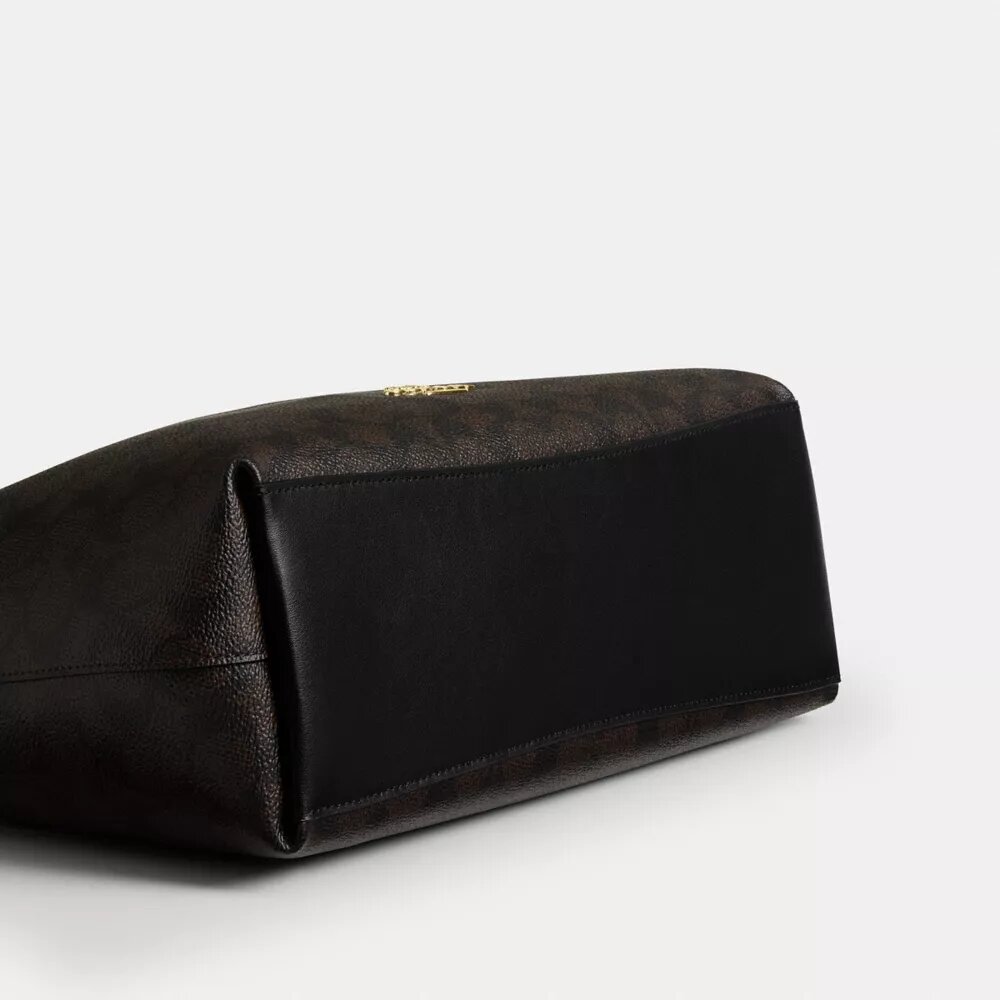 Torebka na ramię Laurel z Signature Canvas