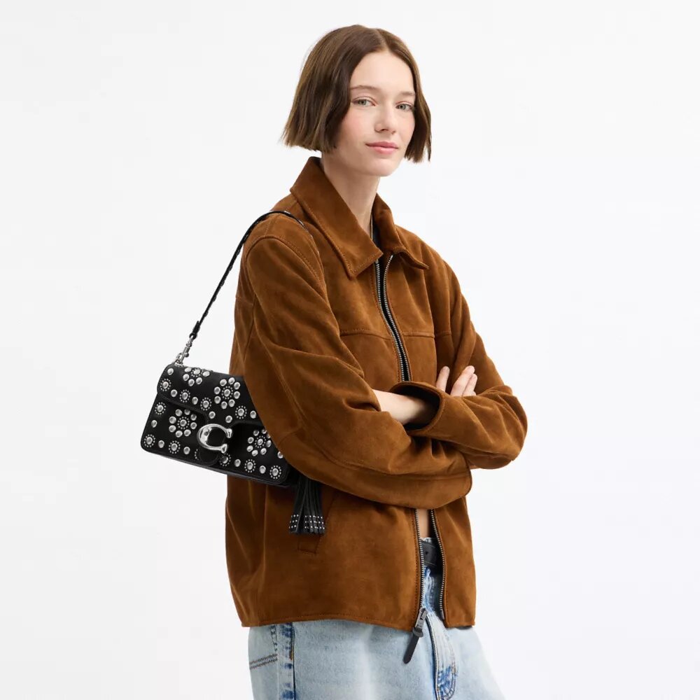 Torebka na ramię Tabby 26 z nitami w stylu westernowym