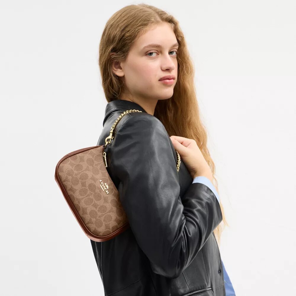 Torebka na ramię Teri Mini z Signature Canvas