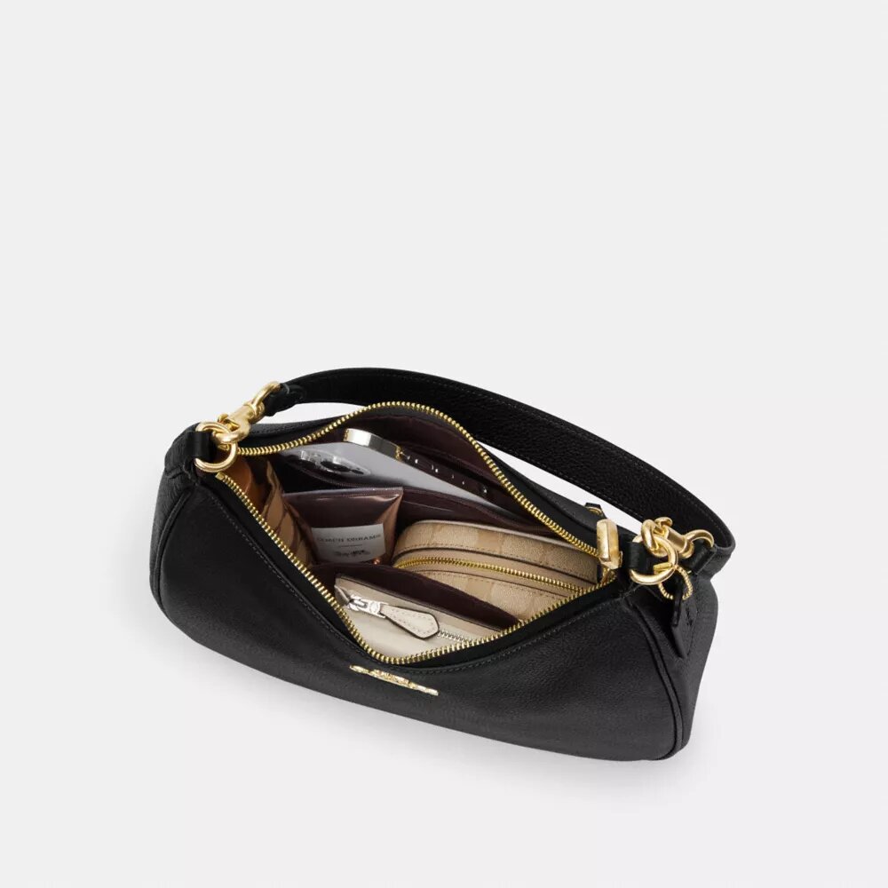 Teri Hobo z Signature Canvas