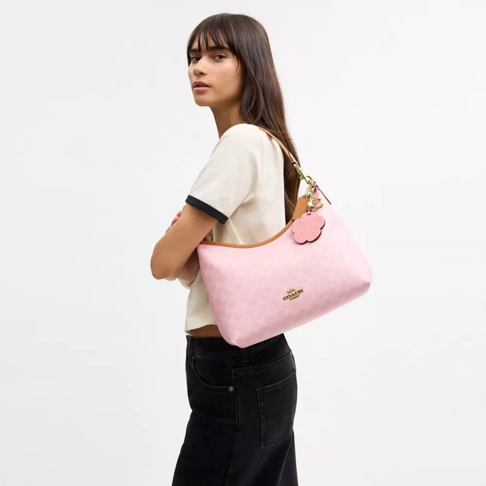 Torebki na ramię Laurel z Signature Canvas z zawieszkami