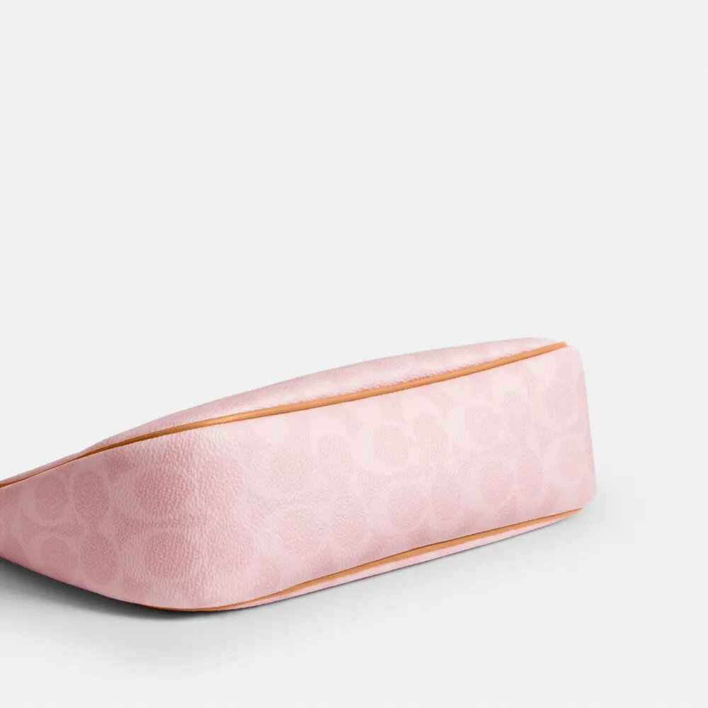 Torebki na ramię Teri z Signature Canvas z zawieszkami
